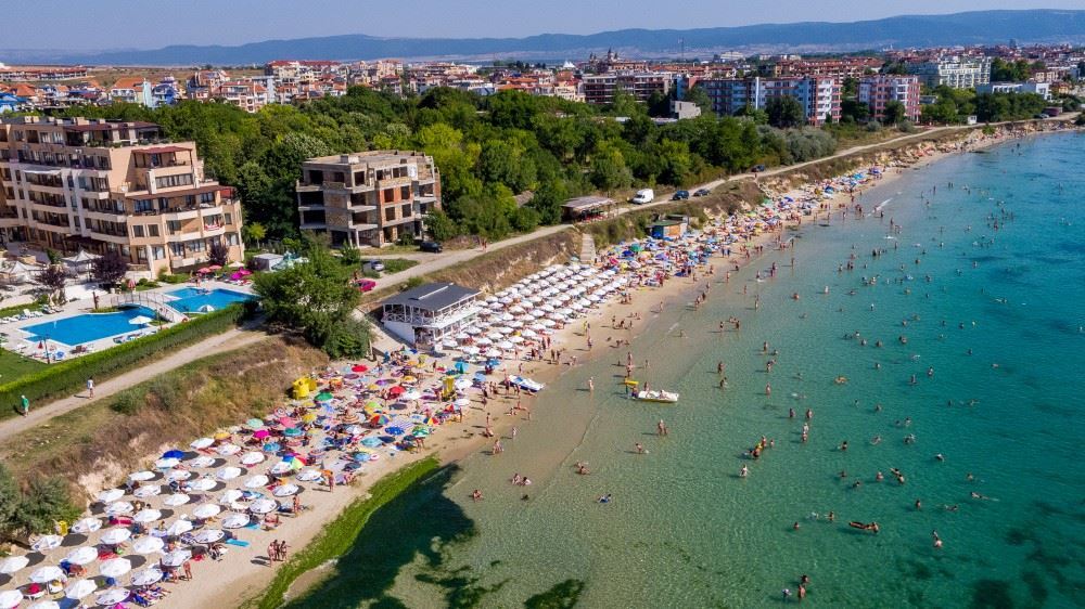 One-Bedroom Apartment on the First Line in Ravda with Panoramic Sea View