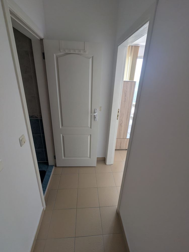 Spacious apartment with two bedrooms and frontal sea panorama in a residential complex in Ravda