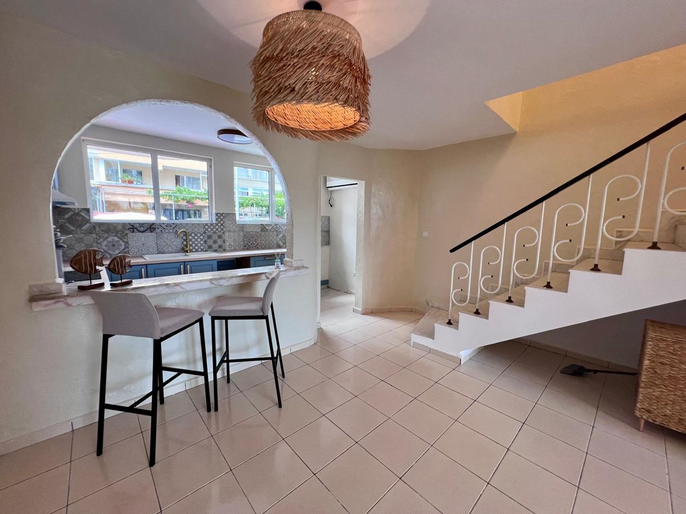 First-line sea property in Ravda – two-bedroom maisonette with sea view and private parking space
