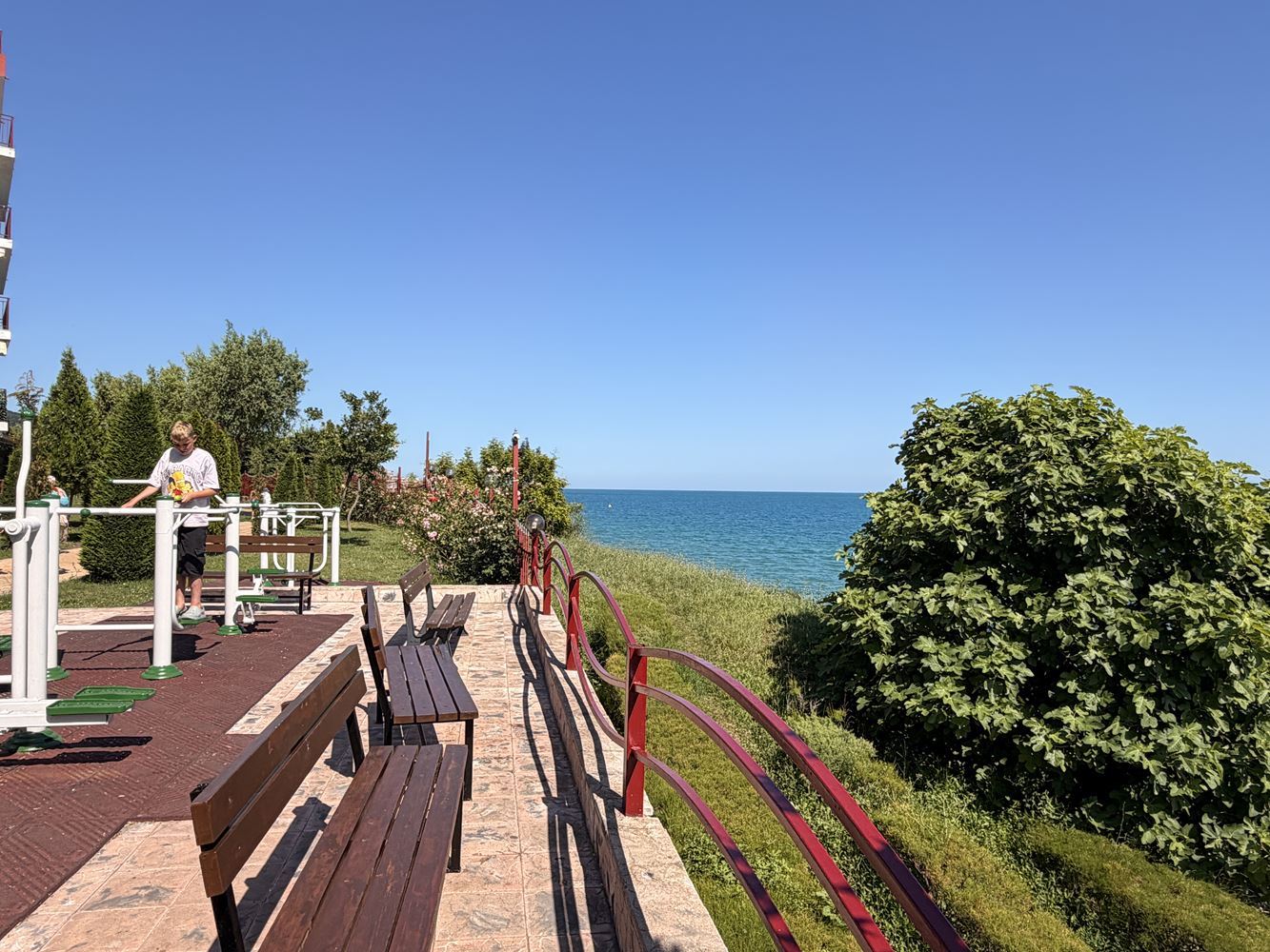 Absolute First Line in Sveti Vlas! Spacious One-Bedroom Apartment with Beautiful Sea View