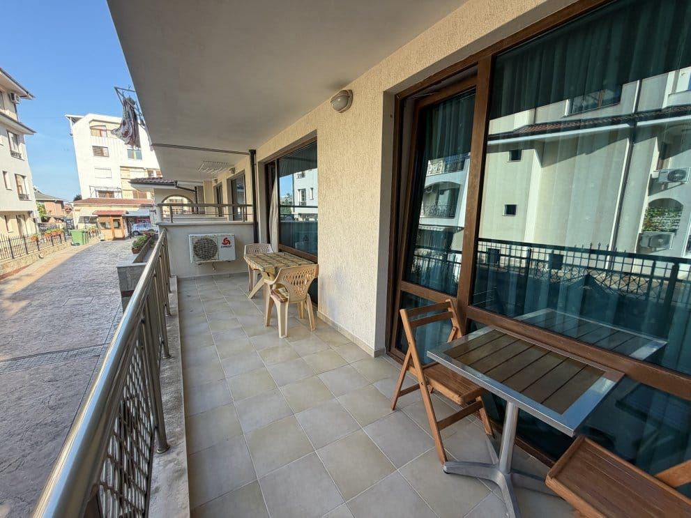 One-bedroom apartment in a modern complex with amenities in Ravda
