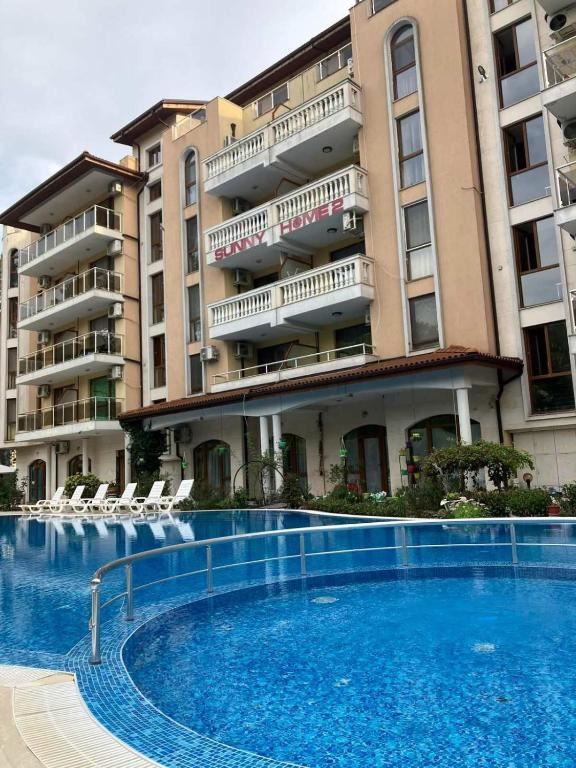 Spacious One-Bedroom Apartment in a Quiet and Green Complex with Swimming Pool in Sunny Beach