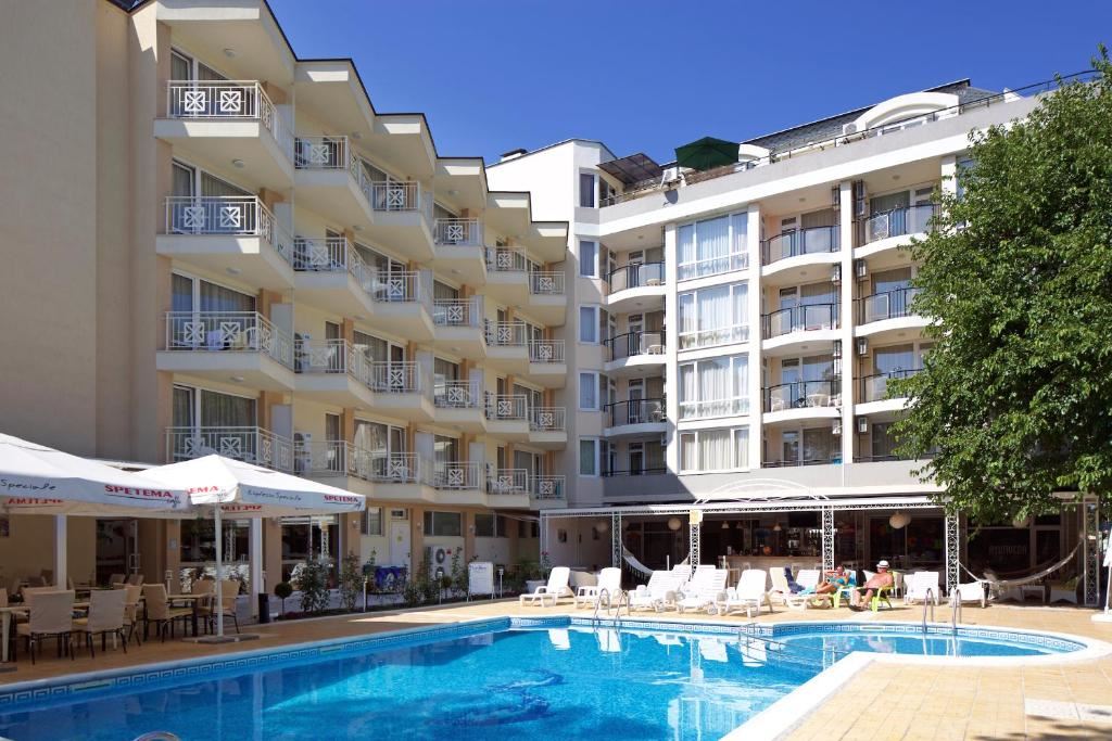 Two-Bedroom Apartment 300 Meters from the Beach in the Center of Sunny Beach