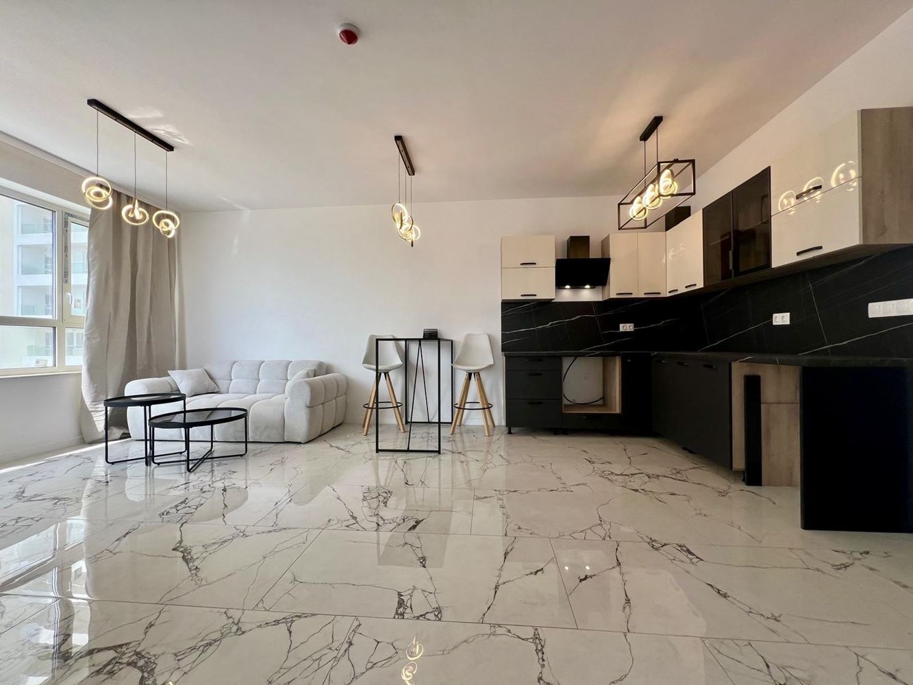 Modern One-Bedroom Apartment with Panoramic View in a Prestigious Complex – Ready to Move In
