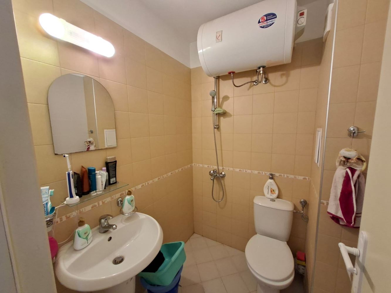 Spacious one-bedroom apartment in Sveti Vlas with no maintenance fee – excellent location, beautiful property by the sea