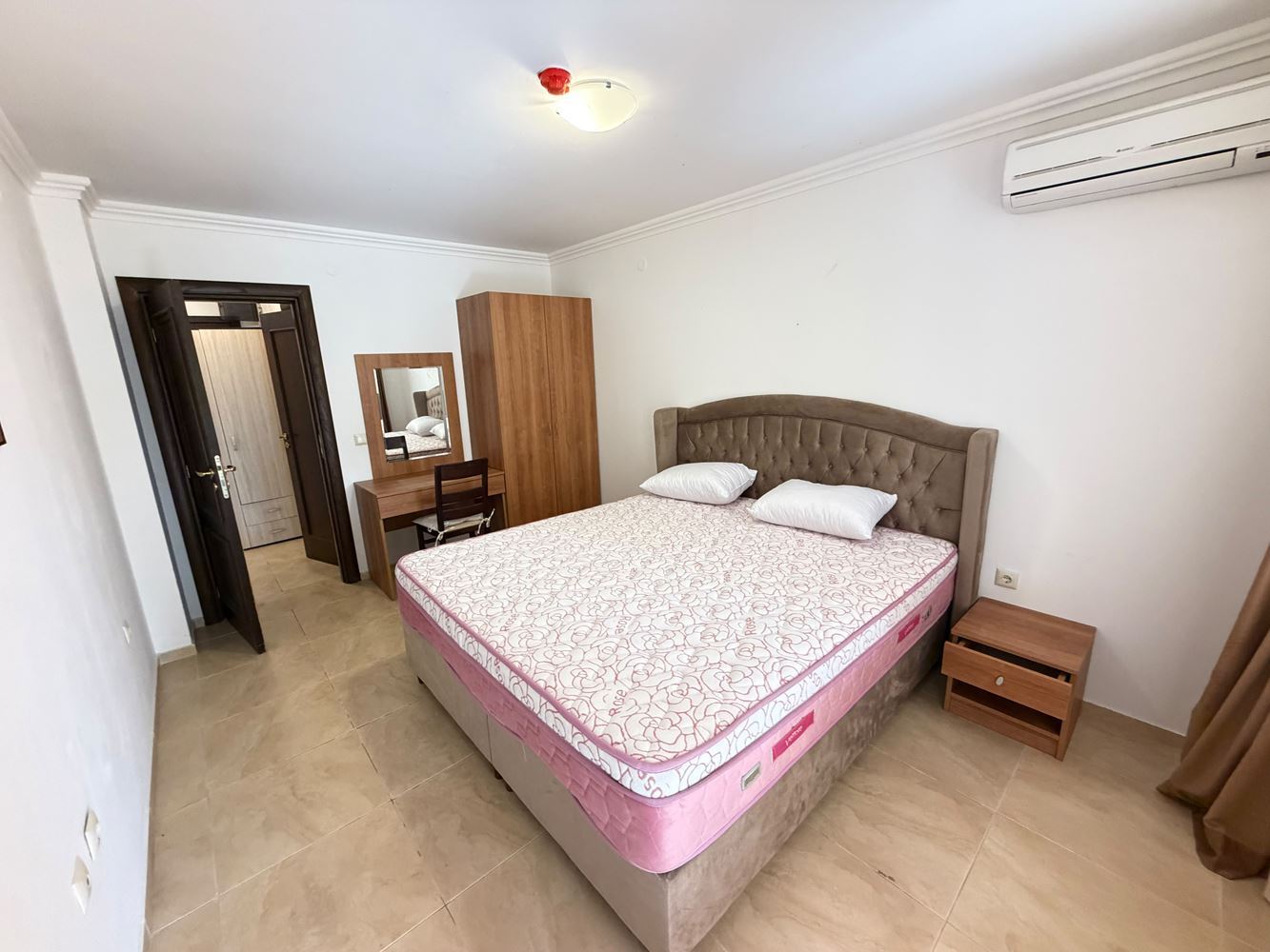 Seafront Apartment with Direct Beach Access in Sveti Vlas – Private Garden Attached to the Apartment