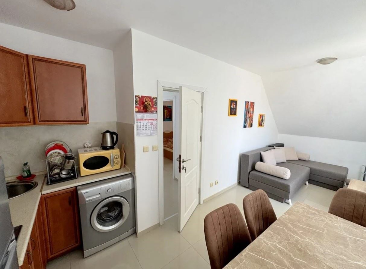 One-bedroom apartment in Ravda – fully furnished, in a residential building and 500 metres from the sea