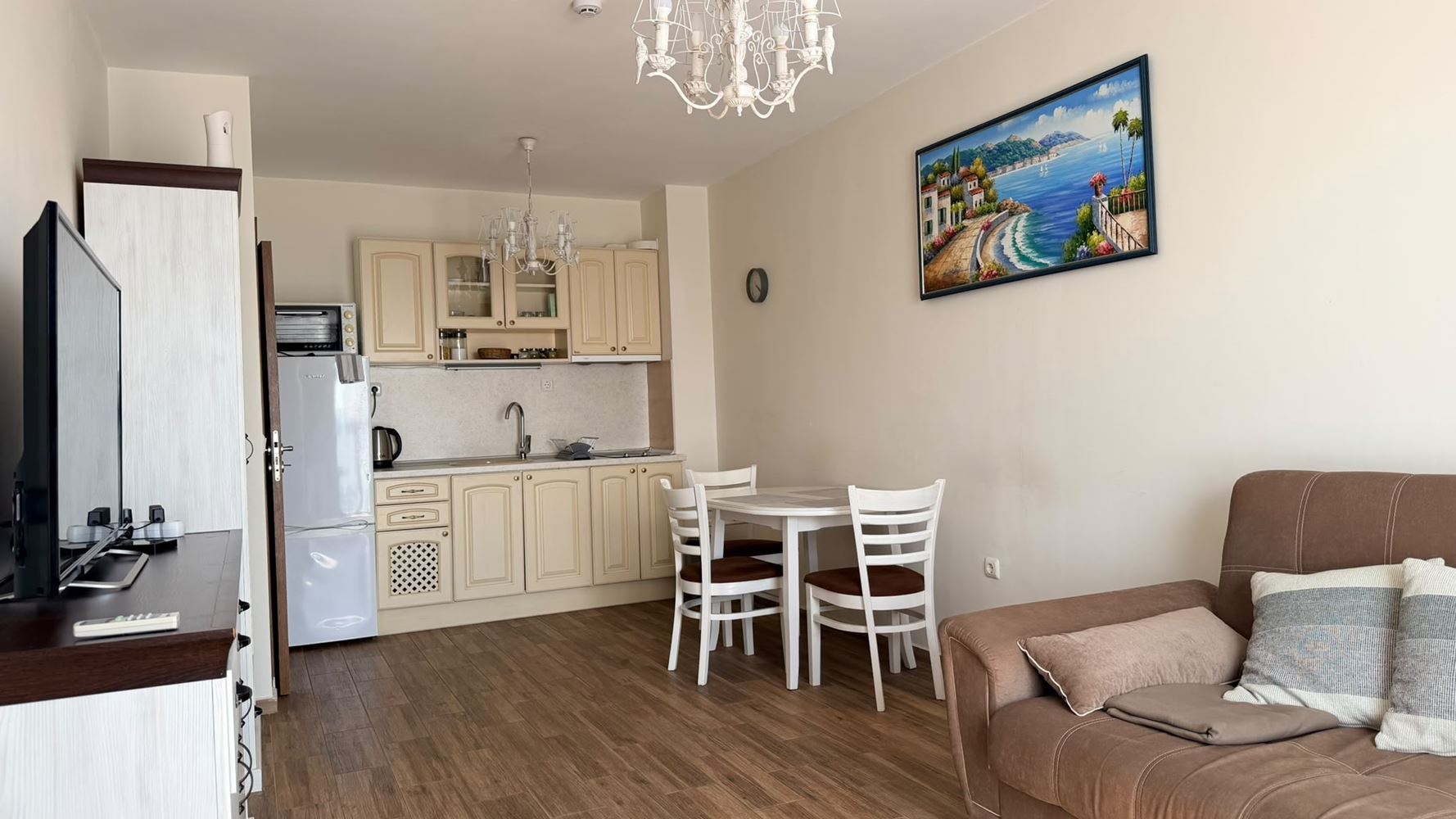 Two-room apartment with panoramic sea view, just a step away from the sea in Ravda