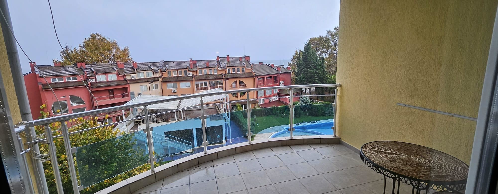 Luxury and space right by the beach – two-bedroom apartment in Ravda, 50 meters from the sea