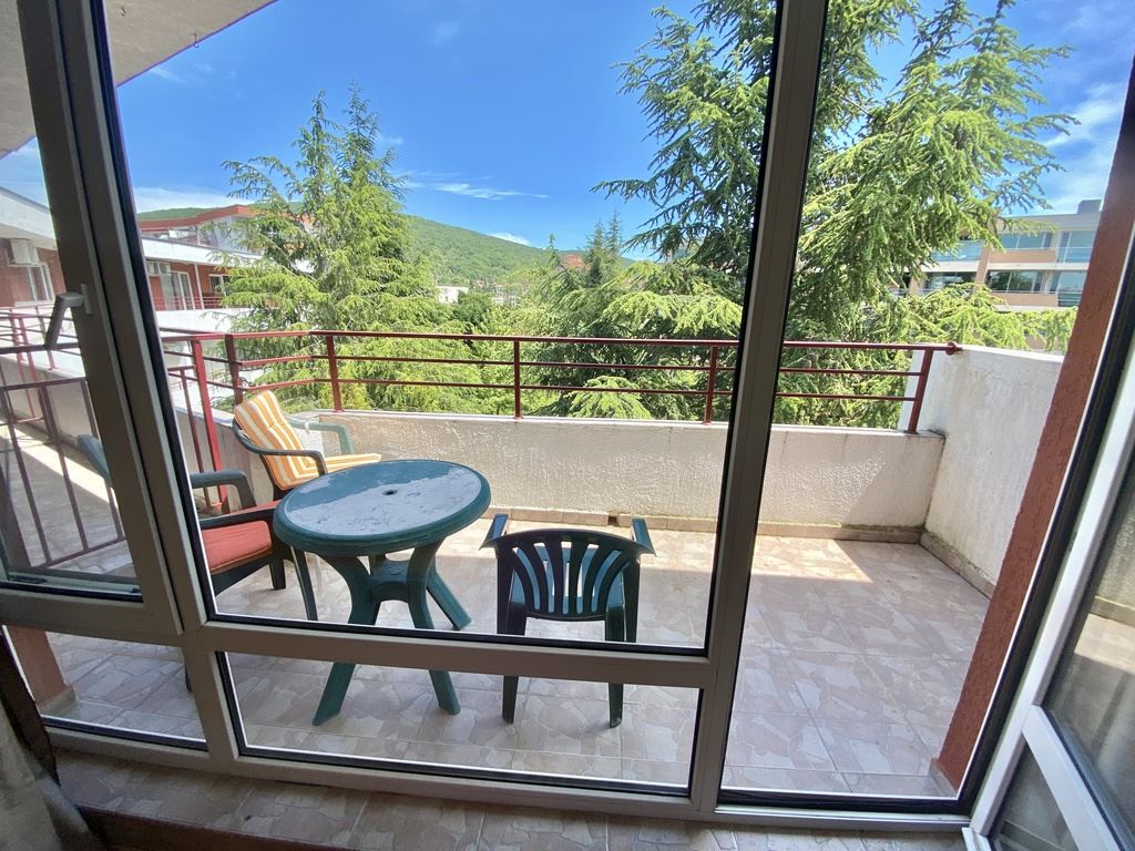 Studio on the first line in a complex in Elenite – sea, mountains, and holiday comfort in one