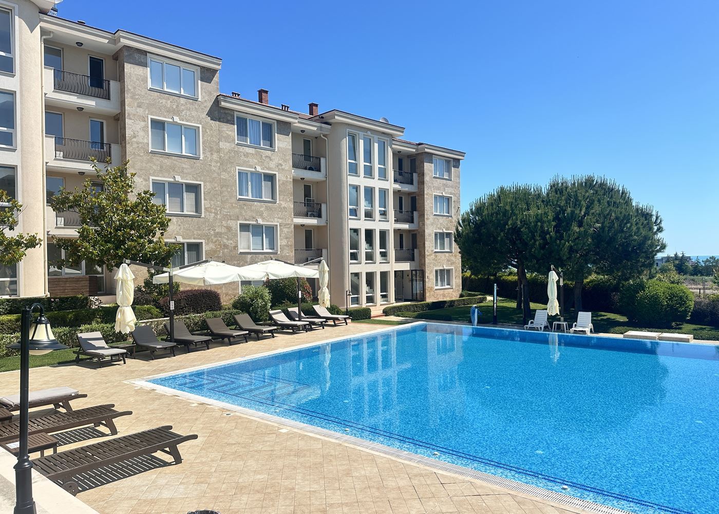 Spacious one-bedroom apartment with panoramic sea view in Chernomorets – a ready home by the sea