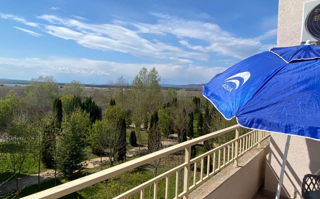 Spacious one-bedroom apartment in a modern complex in Sunny Beach – comfort, greenery, and amenities for residents