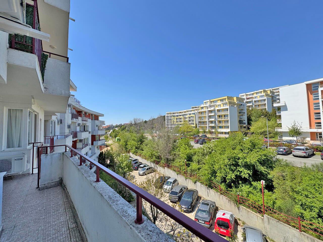 Two-bedroom apartment in a luxury complex on the first line in Sveti Vlas