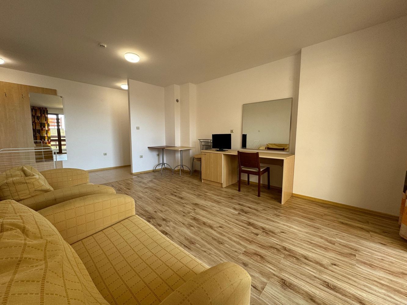 One-bedroom apartment with pool view on the outskirts of Sunny Beach – peace, nature, and year-round comfort