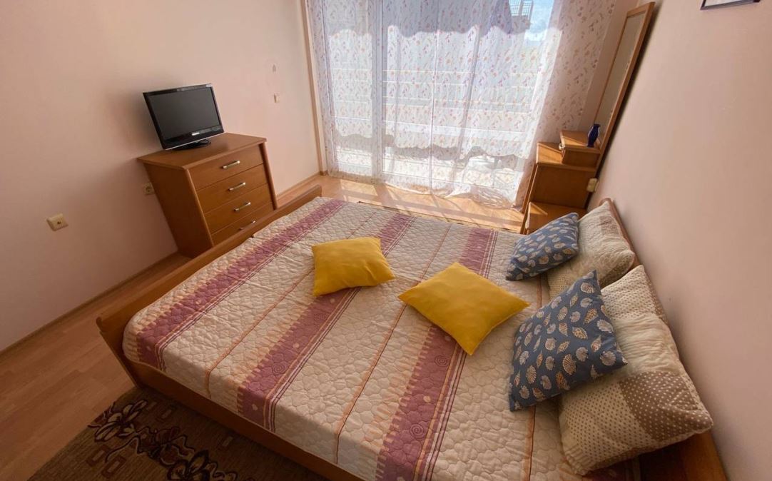 Spacious one-bedroom apartment in a modern complex in Sunny Beach – comfort, greenery, and amenities for residents