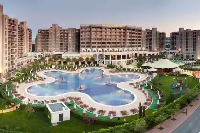 Exclusive studio with garden and direct pool access – 100 m from the sea in Sunny Beach