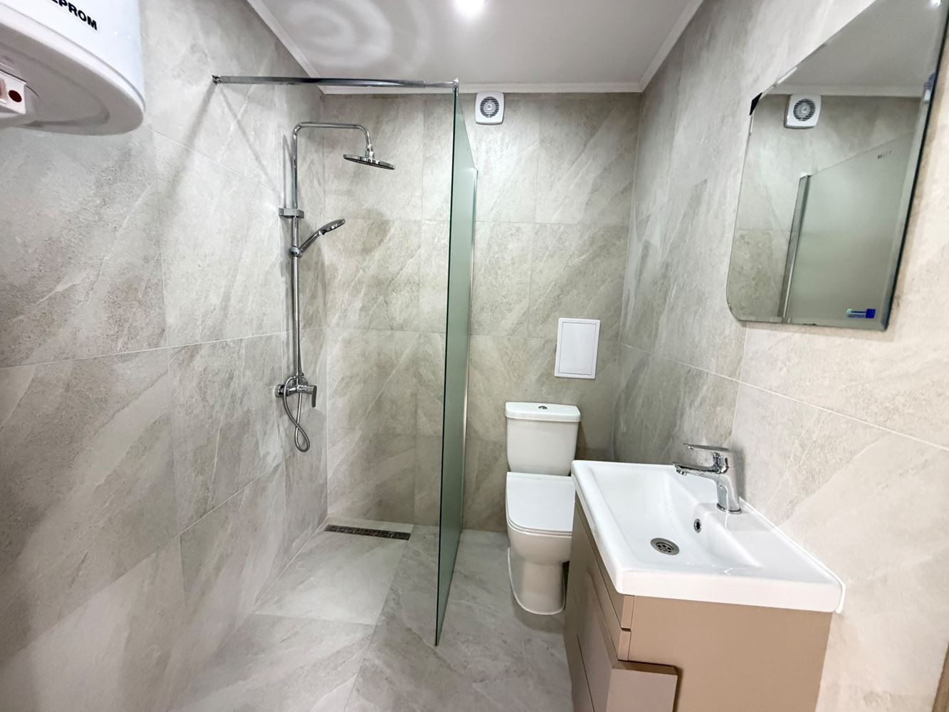Sunny Beach – Cozy Two-Bedroom Apartment with South Exposure and Beautiful Pool View