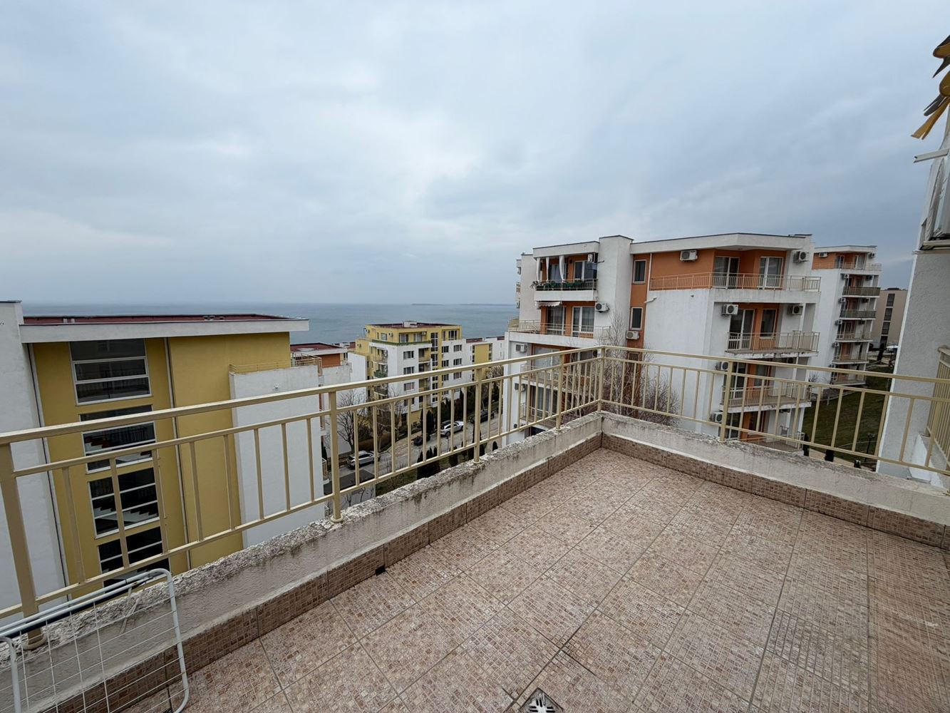 Panoramic studio with sea view in Sveti Vlas – impressive location, large-scale complex, and high-class investment