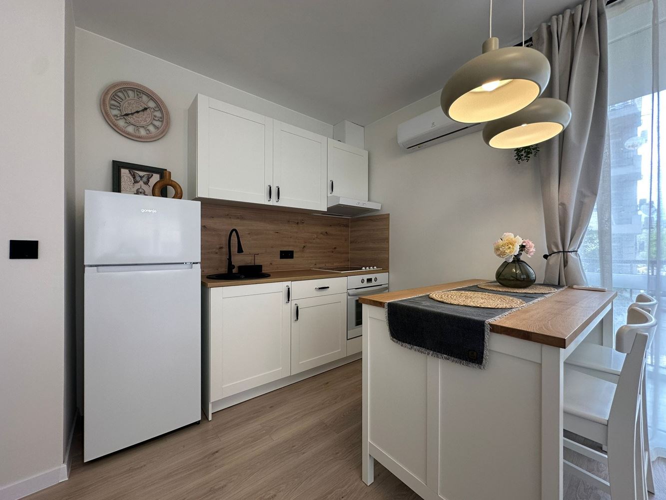 Luxuriously Furnished One-Bedroom Apartment with No Maintenance Fee in Sunny Beach