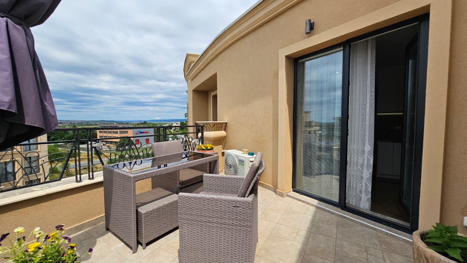 Spacious Penthouse with Panoramic Terrace and Sauna in a Modern Residential Complex in Sunny Beach