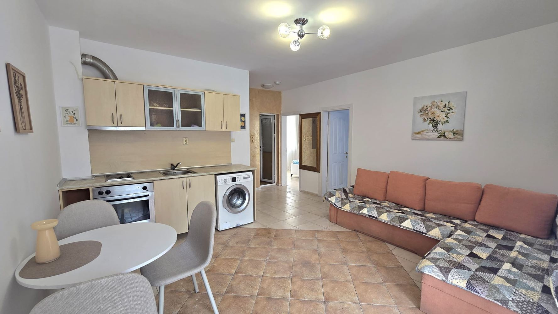 Three-room apartment with southern exposure and pool view in Sunny Beach