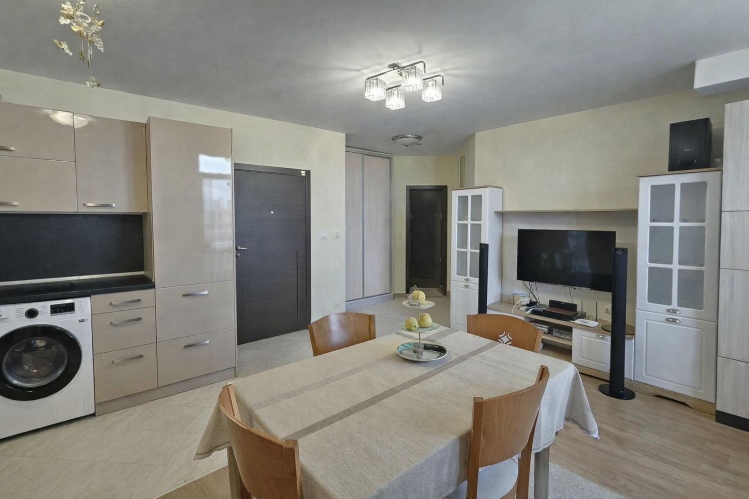 Spacious one-bedroom apartment with panoramic view of the salt lakes and the sea in Pomorie