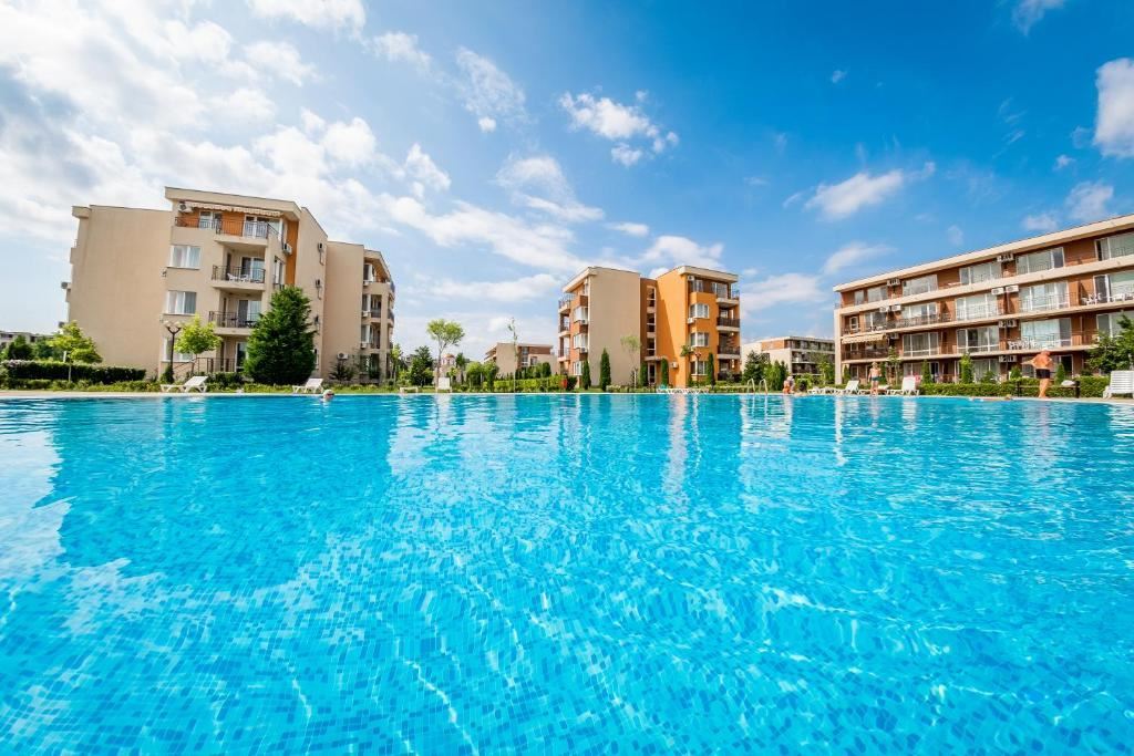 Small One-Bedroom Apartment in a Green and Peaceful Complex in Sunny Beach