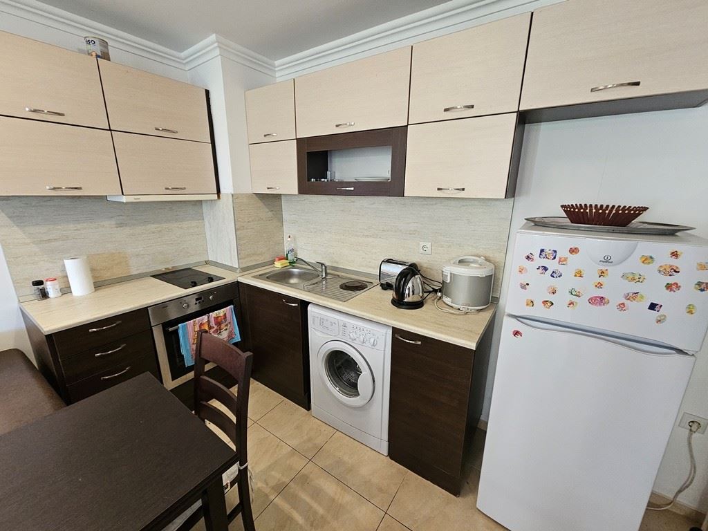 Luxury on the first line – stylish apartment with veranda, private garden, and sea view in Sveti Vlas