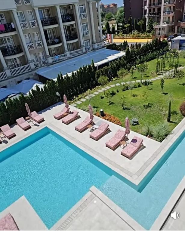 Luxury Studio with Pool View in a New Complex in Sunny Beach – Ready to Move In