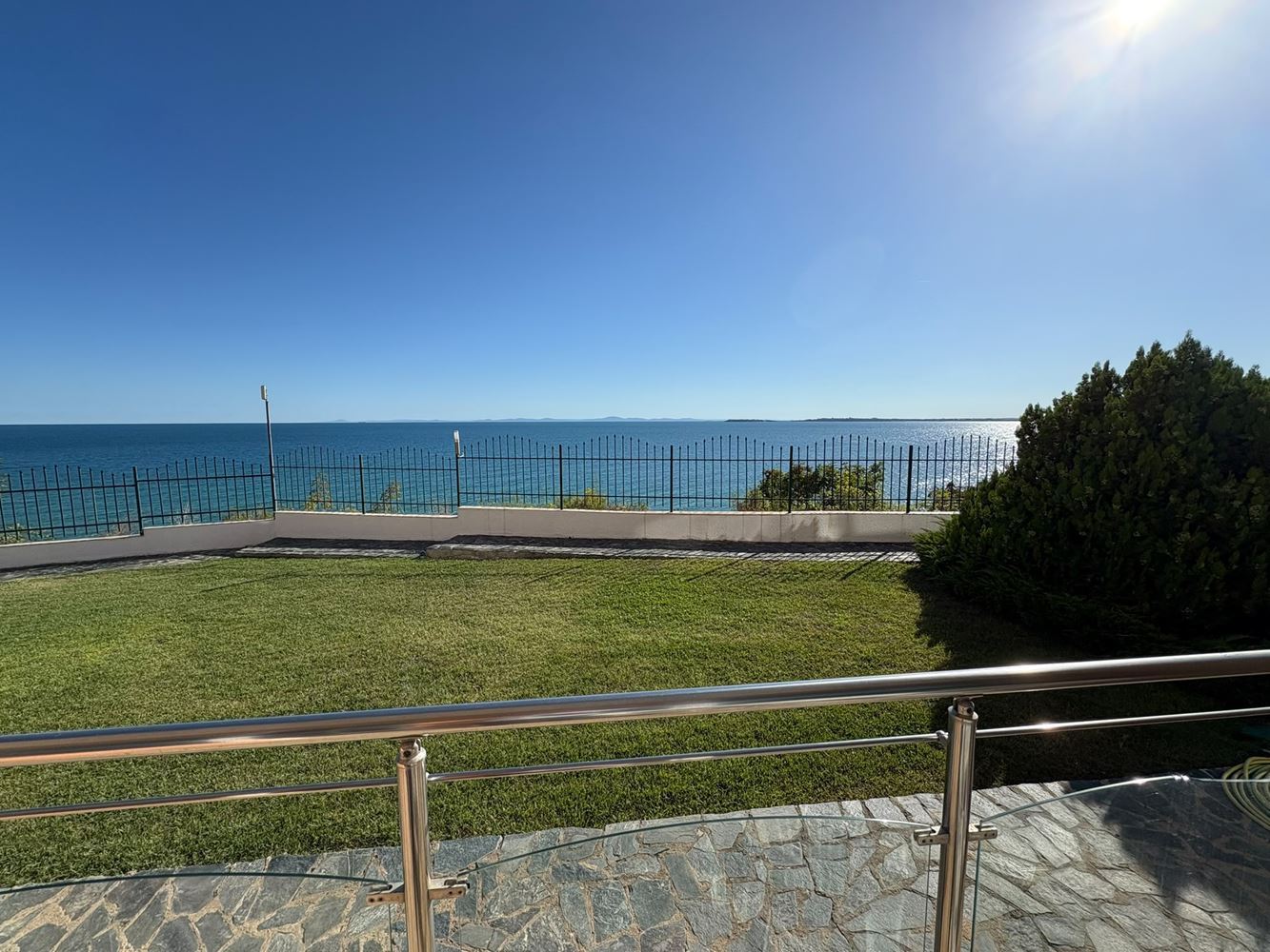 First Line in Sveti Vlas – Spacious One-Bedroom Apartment with Sea View