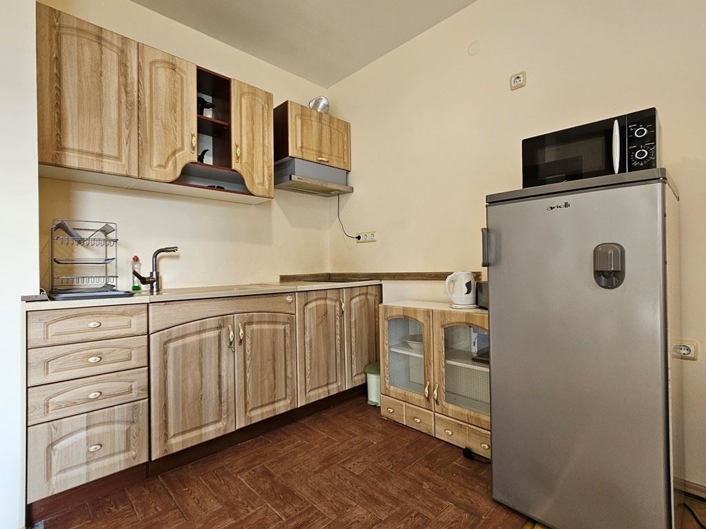 One-Bedroom Apartment on the First Line to the Sea in a Secure Complex in Elenite