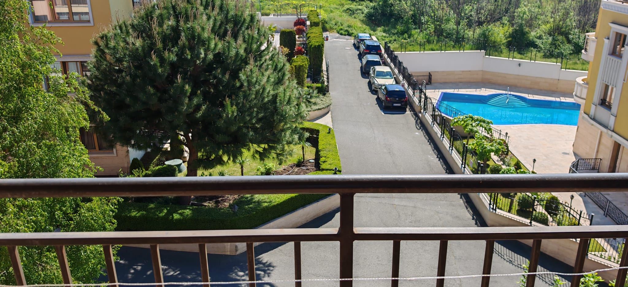 Furnished one-bedroom apartment with partial sea view and excellent infrastructure