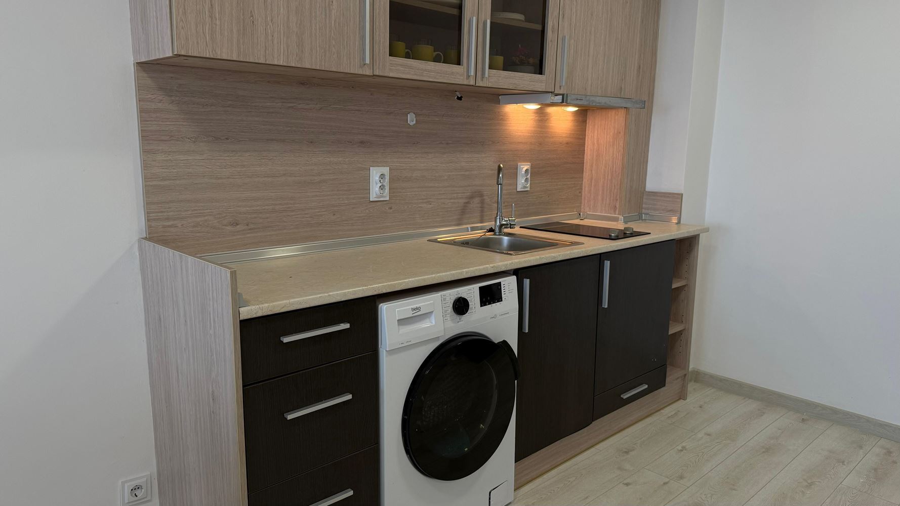 Spacious and Modern One-Bedroom Apartment with Full Amenities in Pomorie