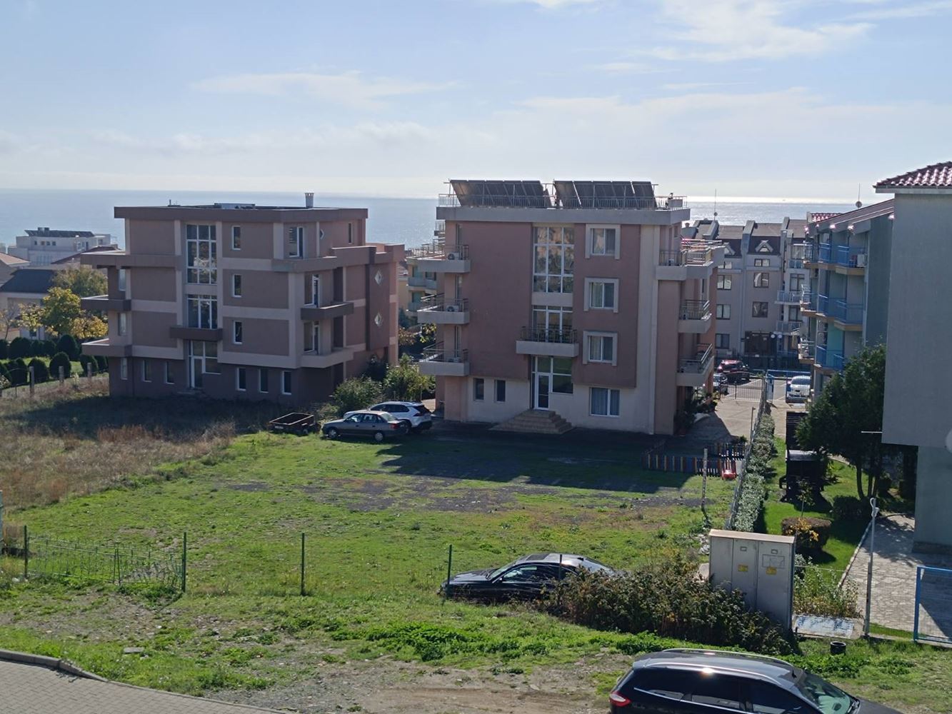 Apartment with two bedrooms and sea view with no maintenance fee in Sveti Vlas