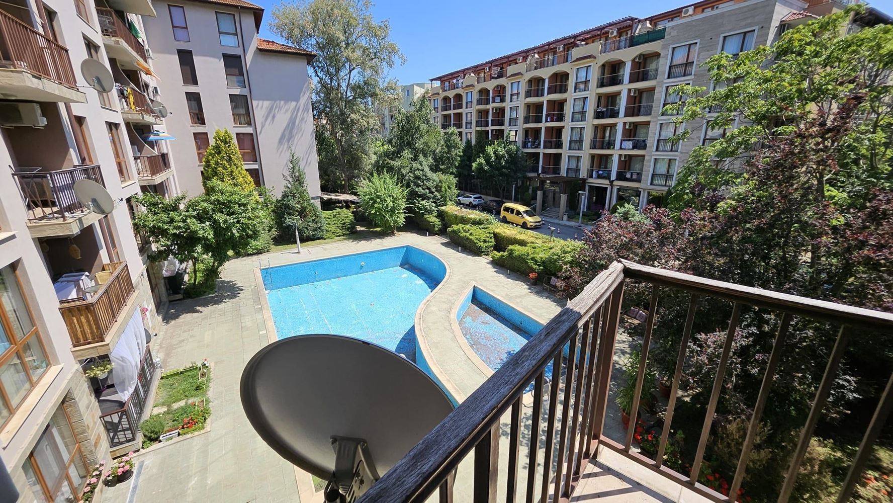 Apartment in a Complex in Sunny Beach with Swimming Pool, Restaurant and Low Maintenance Fee