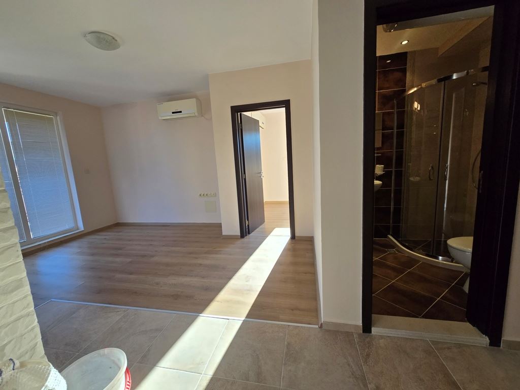 New One-Bedroom Apartment in Pomorie – Renovated, Ready for Furnishing, with a Spacious Balcony and Barbecue