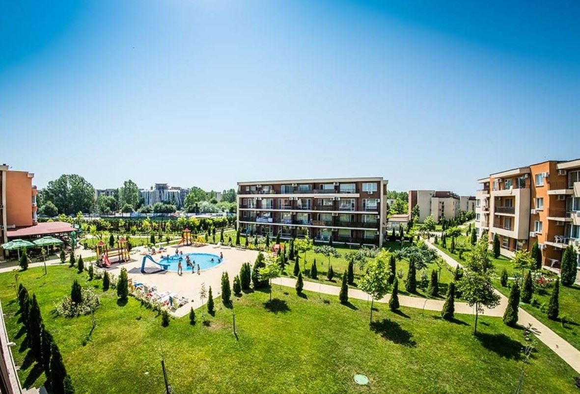 Spacious studio with a terrace in a modern complex in Sunny Beach – comfort and entertainment within walking distance of the sea