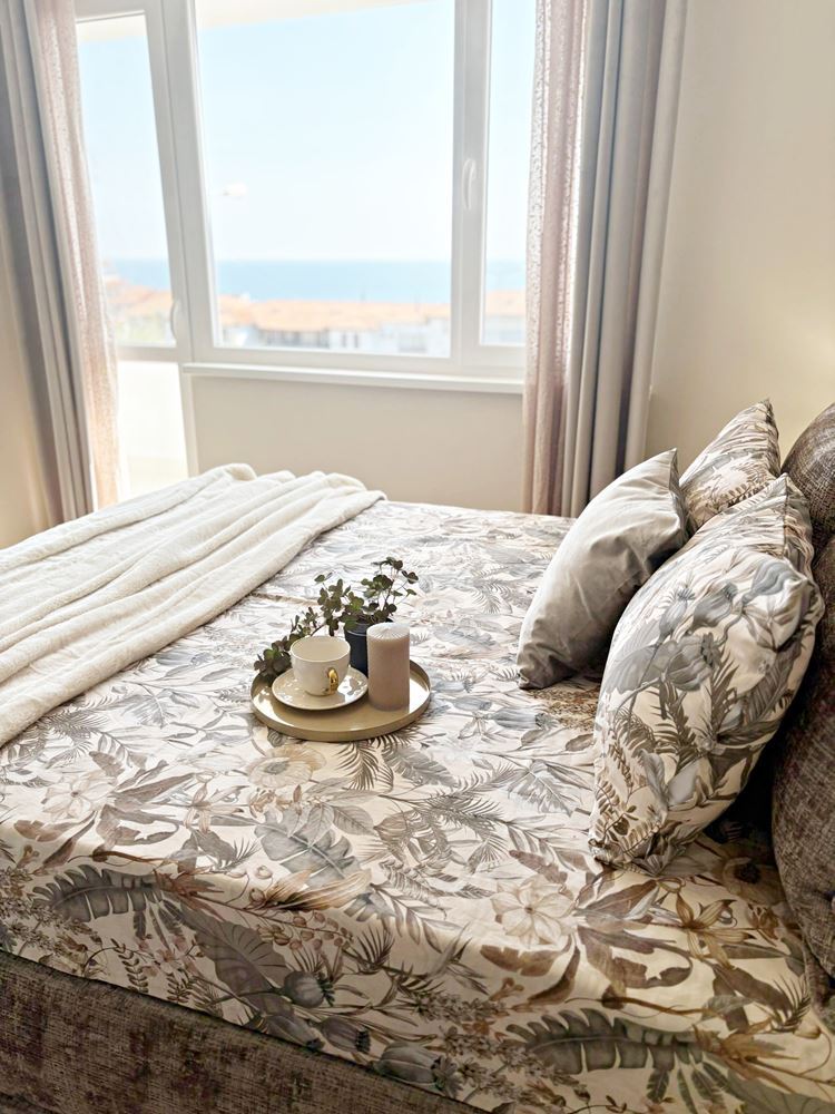 Two independent residential spaces with sea view in the center of Sveti Vlas – designer interior and private parking space