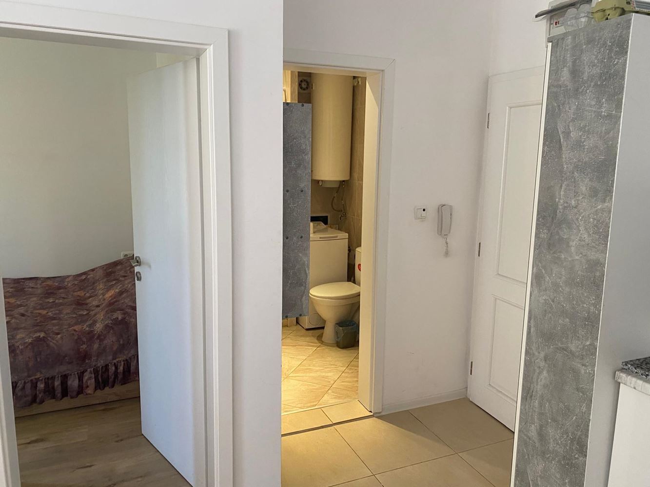 One-Bedroom Apartment in Pomorie – Furnished, with Garden and Excellent Location