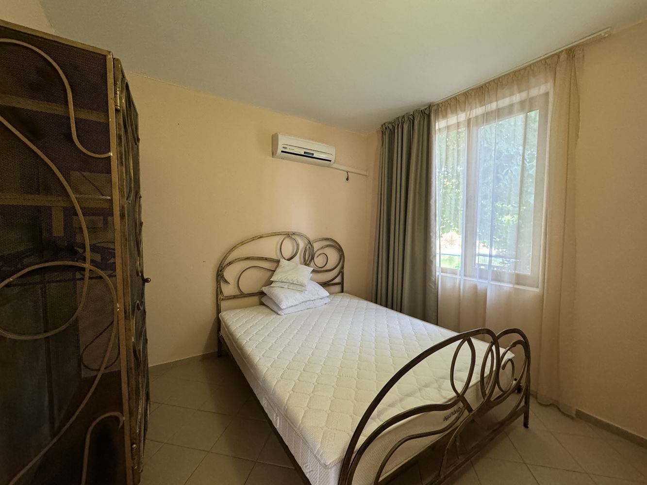 Spacious Apartment with Two Bedrooms on the First Line in Sveti Vlas – Sea and Pool Views
