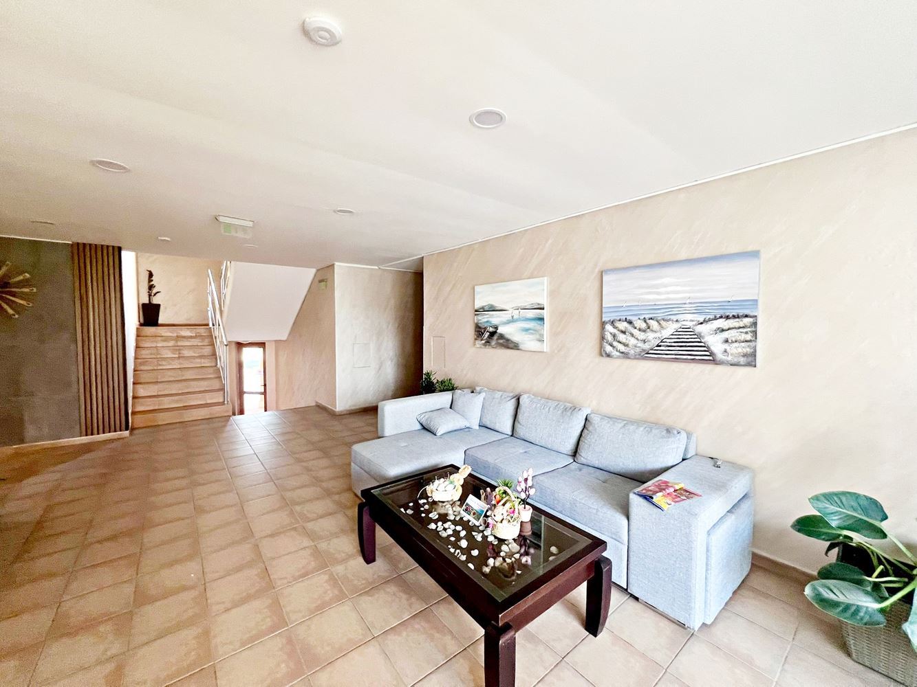 Stylish one-bedroom apartment with low maintenance fee in an excellent complex in Sunny Beach – ready to move in or for investment