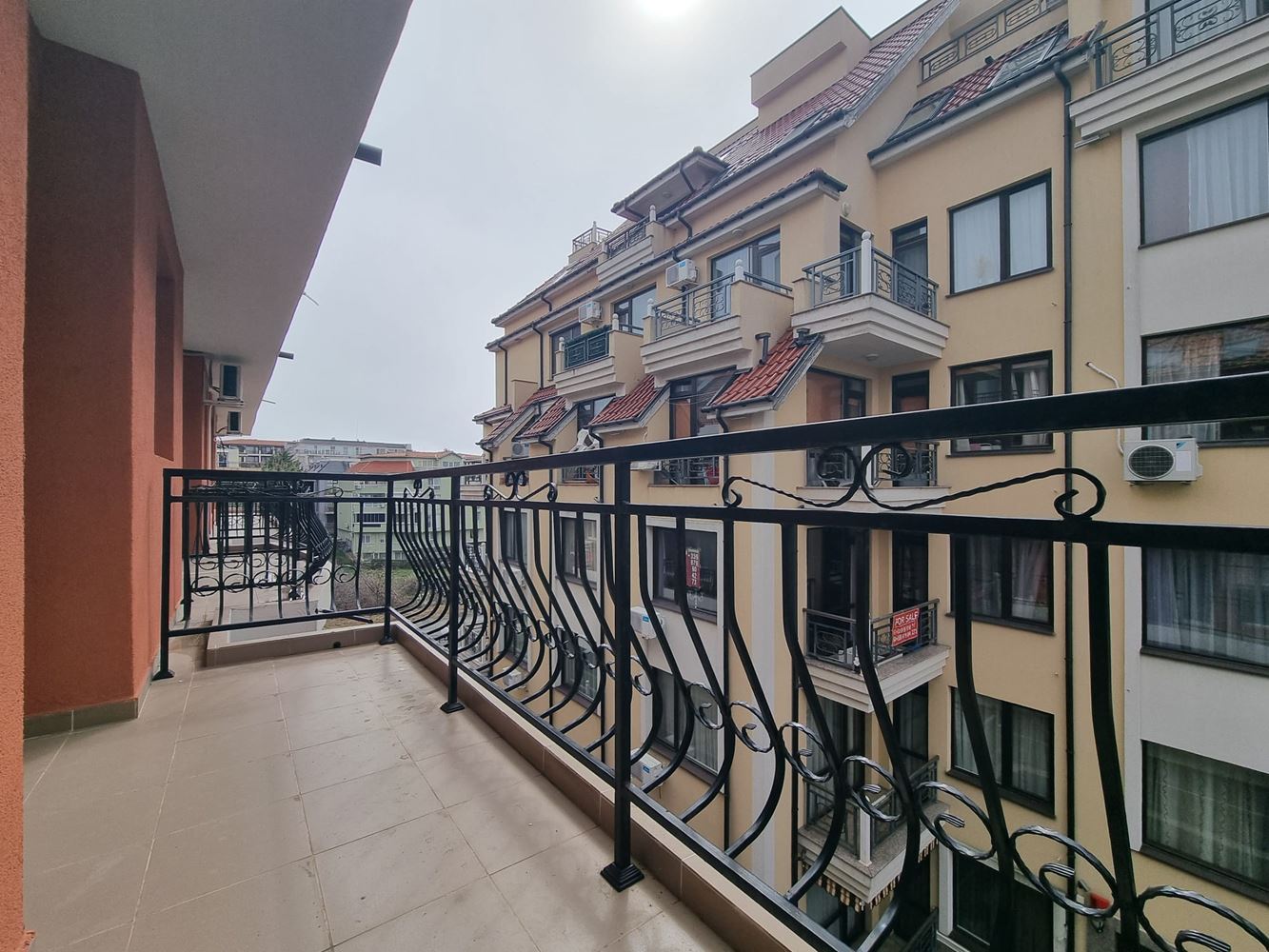 One-bedroom apartment in Sveti Vlas with no maintenance fee – comfort and tranquility 400 m from the sea