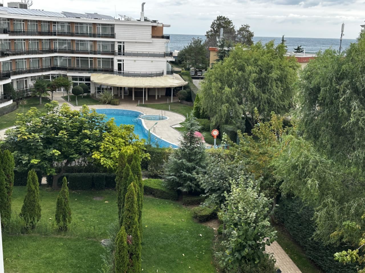 Sea views and coastal charm – furnished one-bedroom apartment on the first line in Sozopol