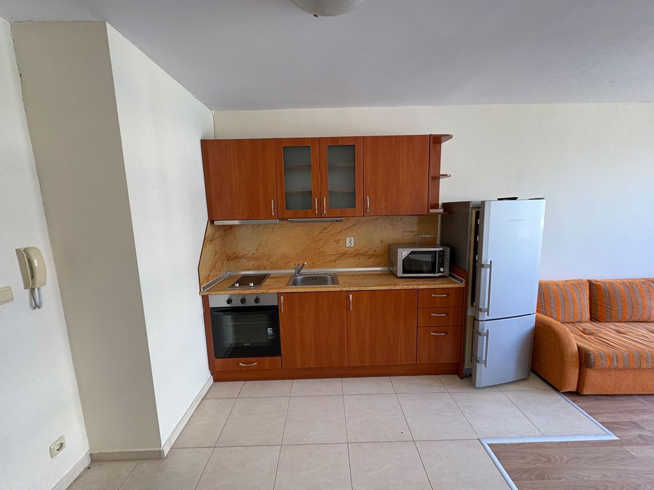 Pomorie 300 m from the Sea – Furnished One-Bedroom Apartment in a Complex with a Swimming Pool