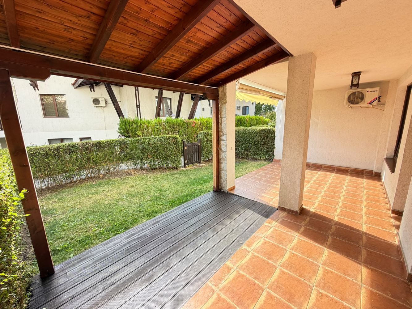 Seafront Apartment with Direct Beach Access in Sveti Vlas – Private Garden Attached to the Apartment