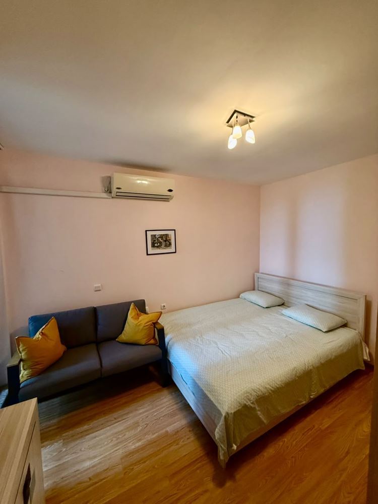 Cozy apartment in Sveti Vlas on the ground floor – sea, mountain and luxury complex