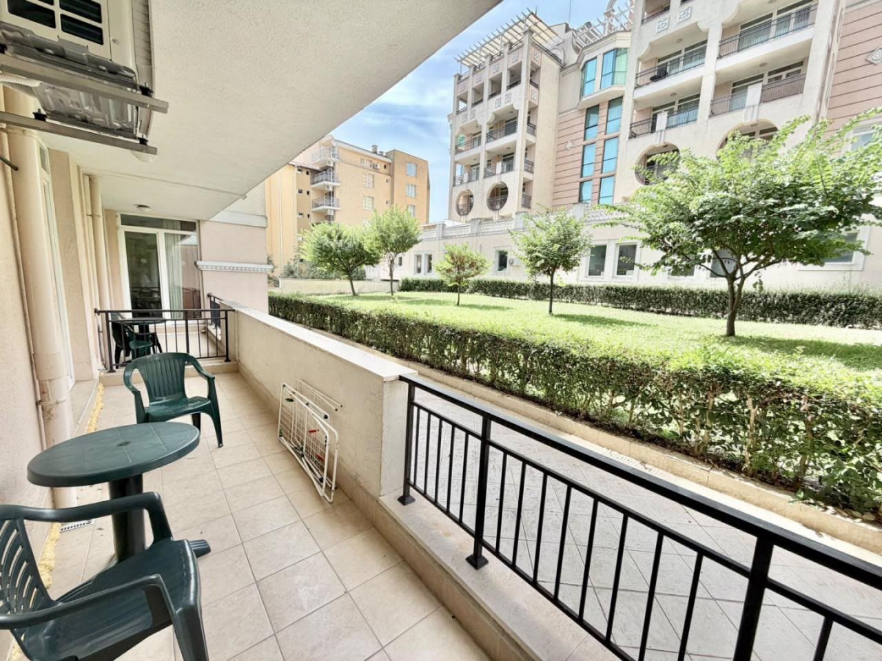 Luxury One-Bedroom Apartment with Garden View at the Southern Beach in Pomorie