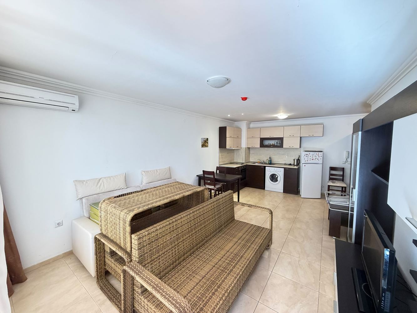 Seafront Apartment with Direct Beach Access in Sveti Vlas – Private Garden Attached to the Apartment