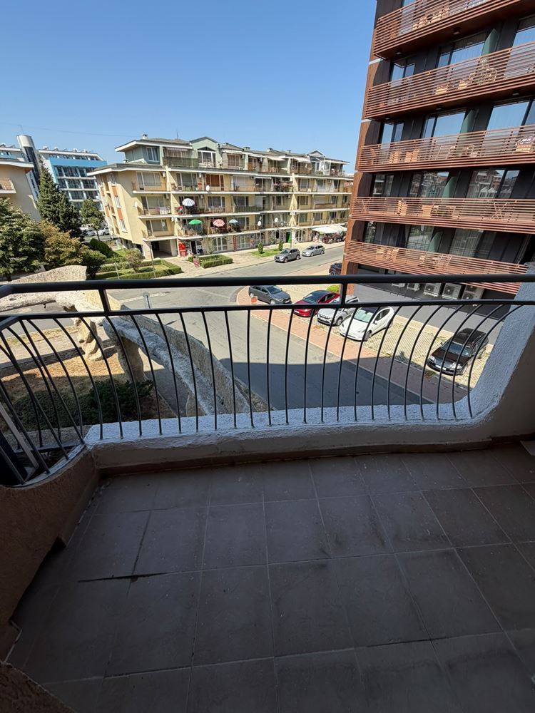 Stylish 1-Bedroom Apartment in a Complex with Swimming Pools and Excellent Amenities
