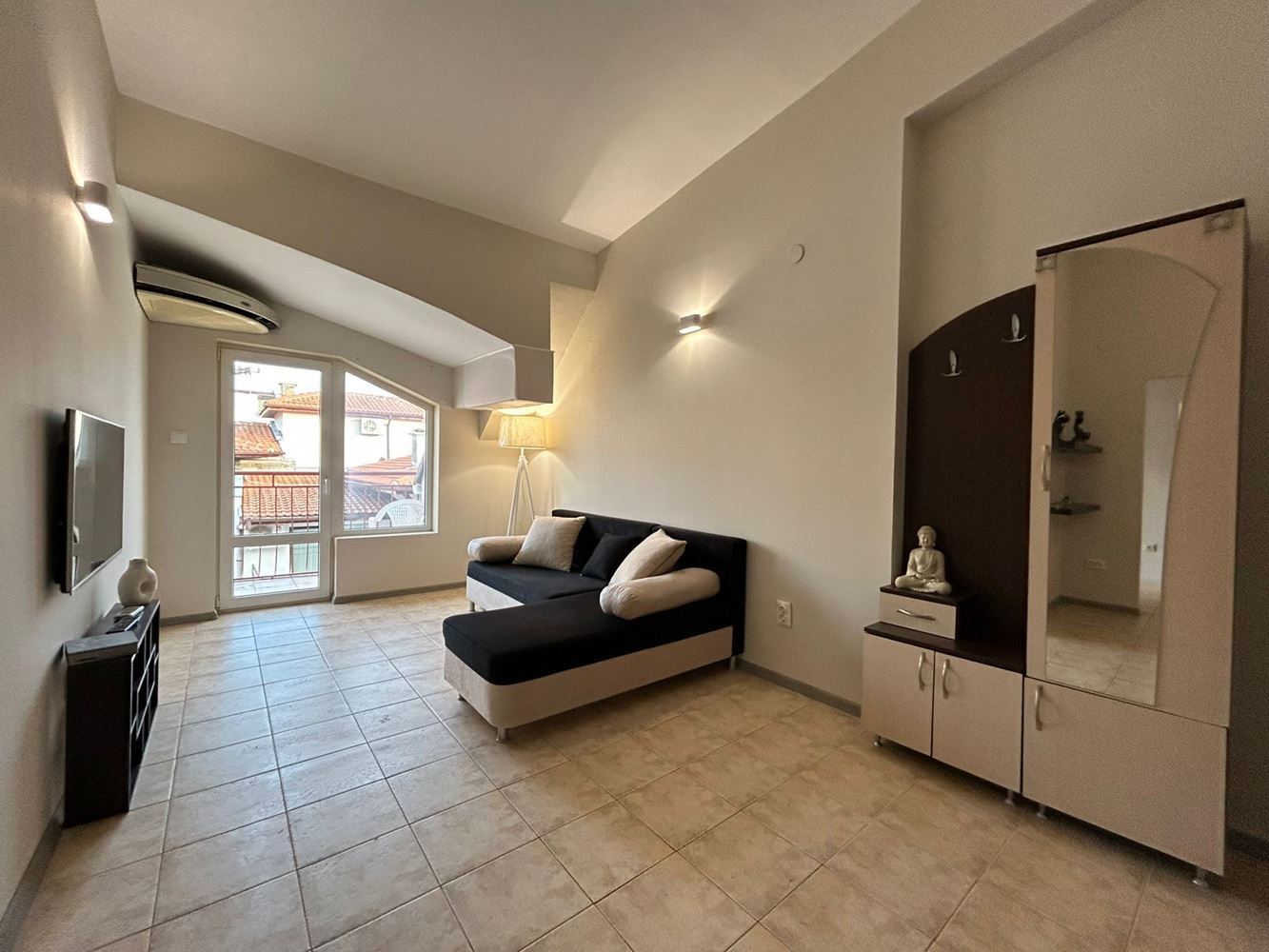 Spacious two-bedroom apartment in Sveti Vlas surrounded by greenery